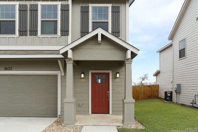 Building Photo - 401 W Commerce St