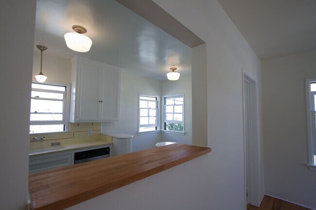 Foto del edificio - 819 E Edgeware Rd