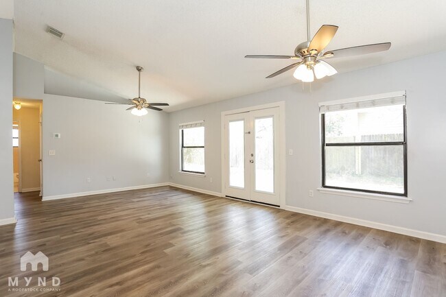 Foto del edificio - 2631 Moorsfield Ln