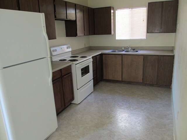 Building Photo - 2779 Reservoir Ln