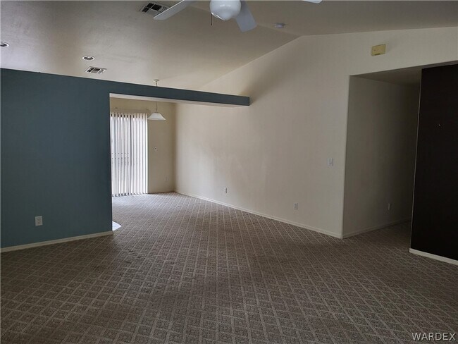 Foto del edificio - 9842 S Phoenix Dr