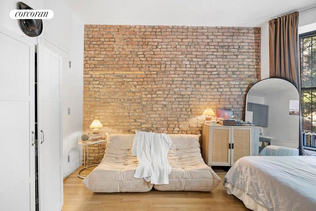 Building Photo - 39 St Pauls Pl