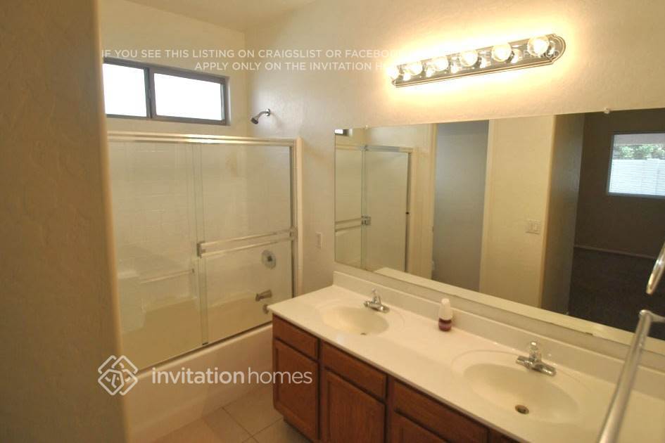 Foto del edificio - 11179 W Berkeley Rd