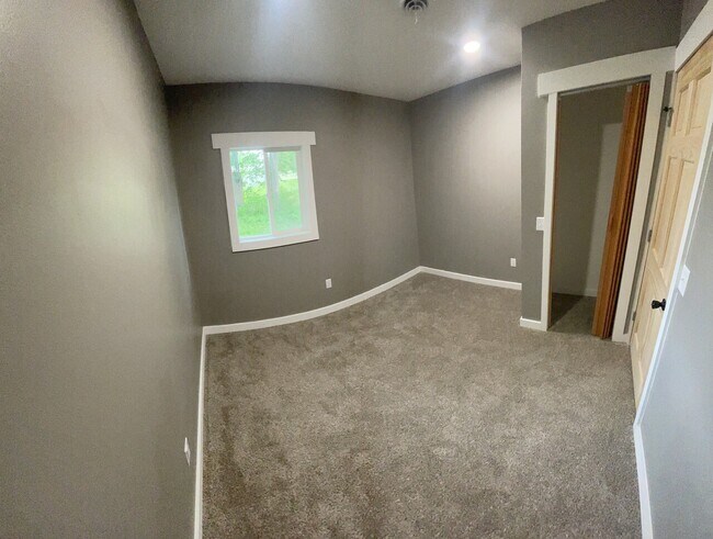 Building Photo - Zimmer rd