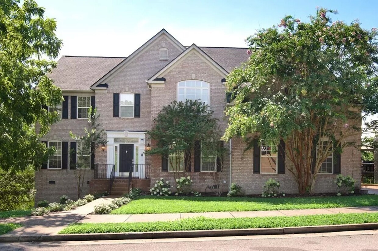 Primary Photo - Executive 5BR / 4.5BA Rental In Bellevue