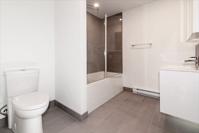 Building Photo - 3320 rue de la Monnerie