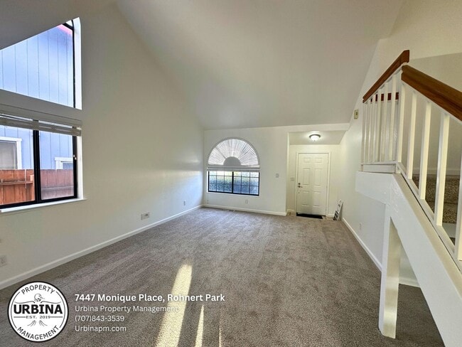 Building Photo - Beautiful 3-Bedroom Home with a Sparkling Pool