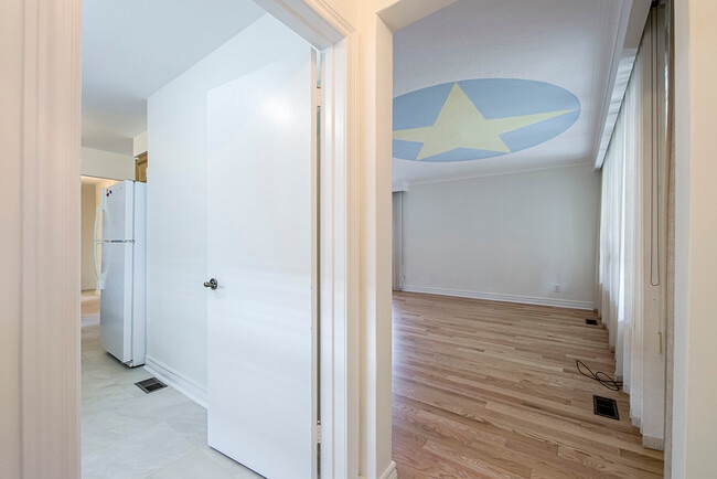 Photo du bâtiment - 7 Sylla Ave