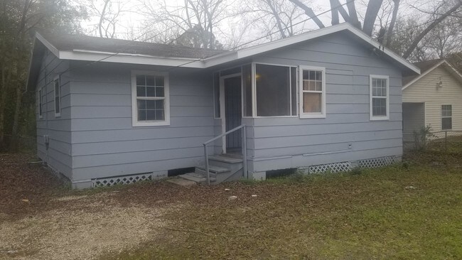 Building Photo - 2364 D St