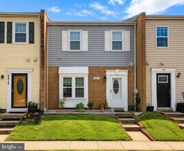 Building Photo - 5817 Burke Manor Ct