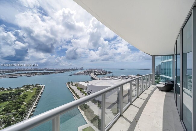 Building Photo - 888 Biscayne Blvd