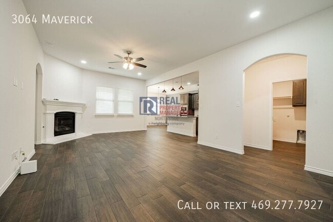 Building Photo - 3064 Maverick-
