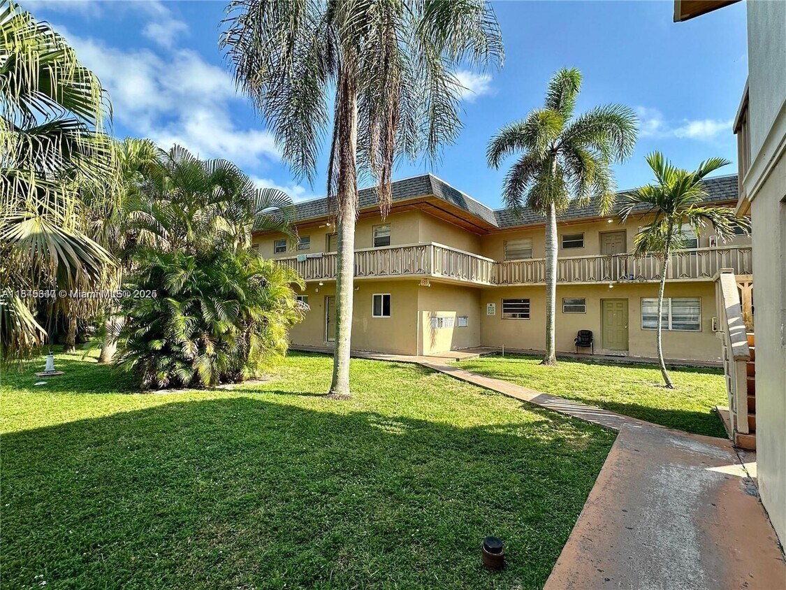 Foto principal - 1350 NE 119th St