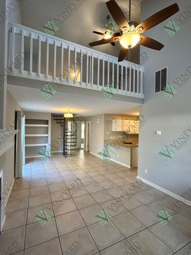 Foto del edificio - 2 Bed/2 Bath- Potential 3rd Bedroom/Flex S...
