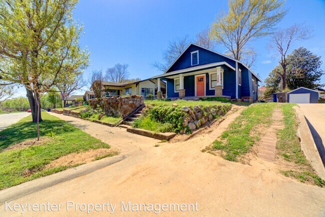 Building Photo - 2 br, 1 bath House - 728 S Olympia Ave