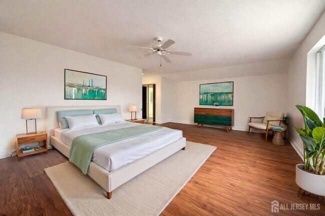 Foto del edificio - 470 Sayre Dr