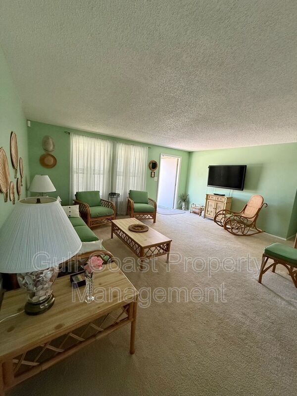 Building Photo - 12884 Bacchus Rd