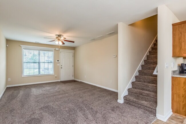 Building Photo - 5792 Castlebrook Dr