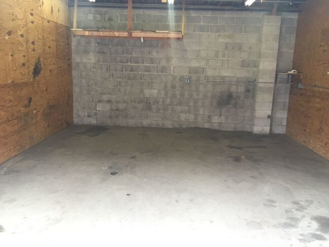 Building Photo - 300 Eagle Ave