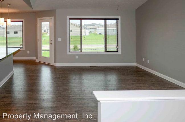 Building Photo - 4 br, 3 bath House - 1141 N 99th St.