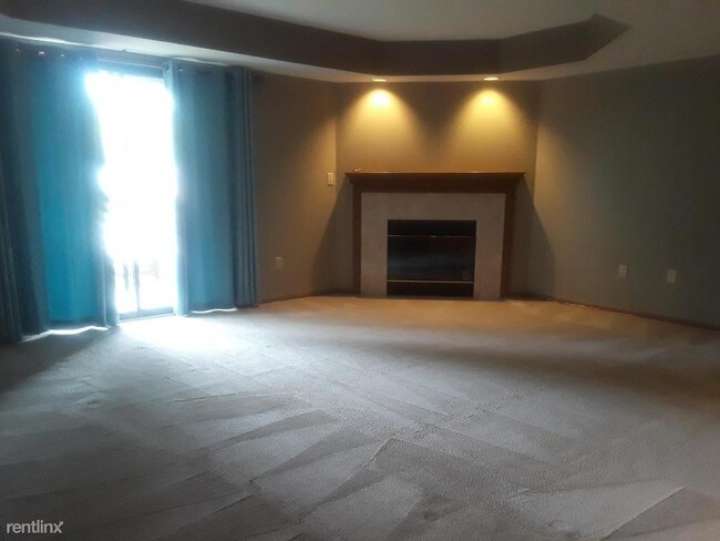 Building Photo - 8633 Scenicview Dr