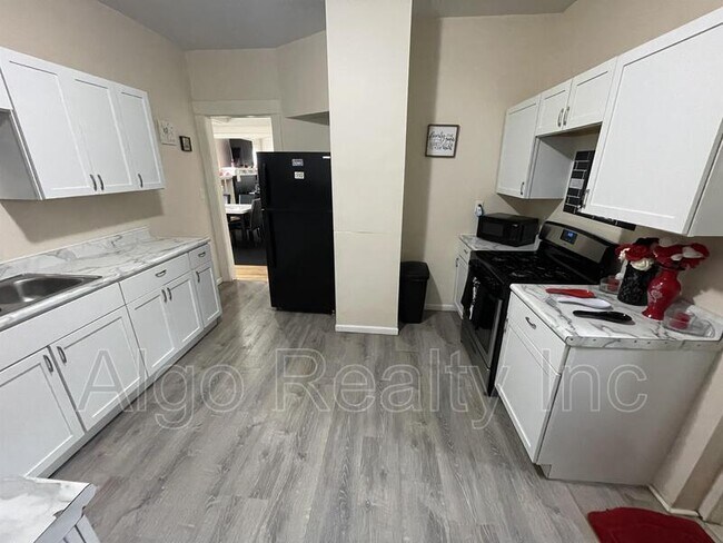 Foto del edificio - 1600 N Irving Ave