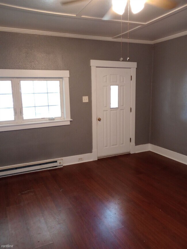 Building Photo - 3 br, 1 bath Duplex - 1121 6th Avenue 1121