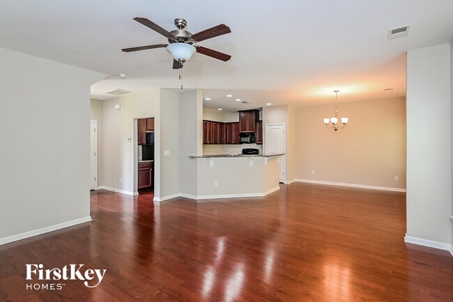 Foto del edificio - 9692 Spencer Woods Rd