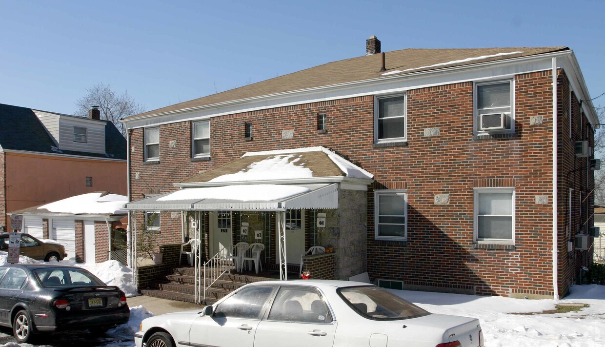 273275 9th St, Palisades Park, NJ 07650 Apartments in Palisades Park