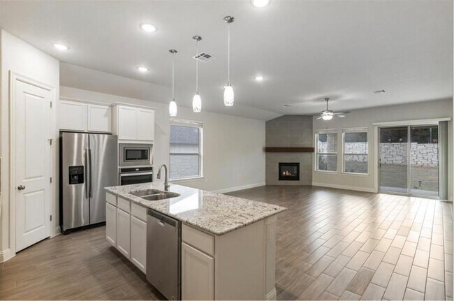 Building Photo - 218 Gulfton St