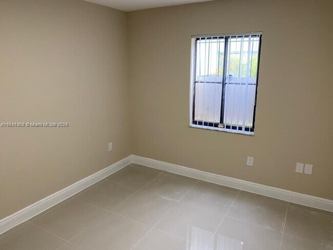 Foto del edificio - 5650 W 26th Ct