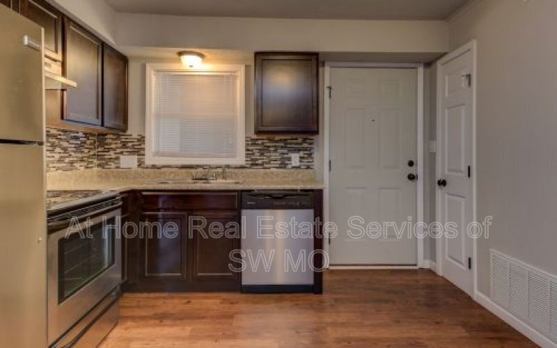 Primary Photo - 930 S Campbell Ave