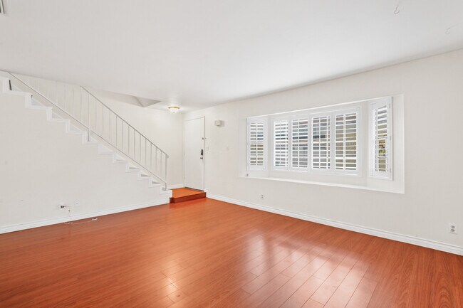 Foto del edificio - 409 W Mountain View Ave