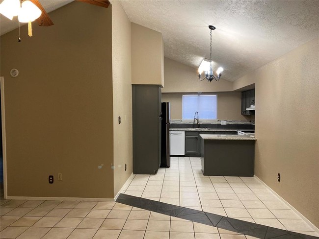 Building Photo - 22 Ranch House Loop