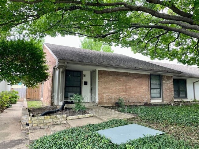 Photo - 13722 Flagstone Ln House