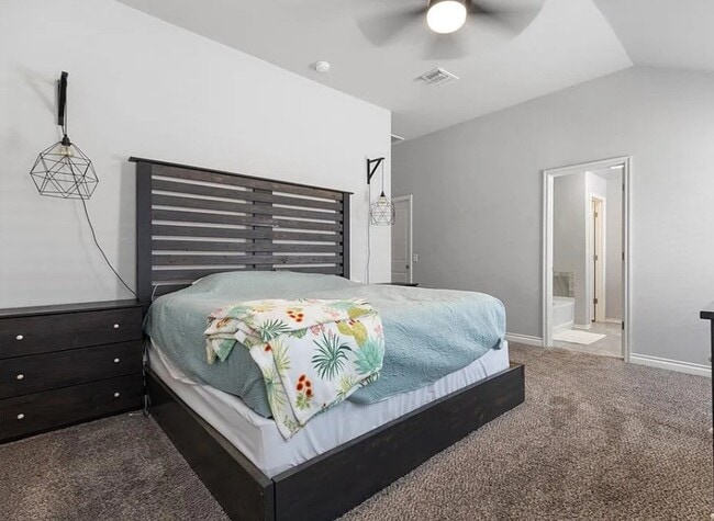 Building Photo - 15509 Boulder Dr