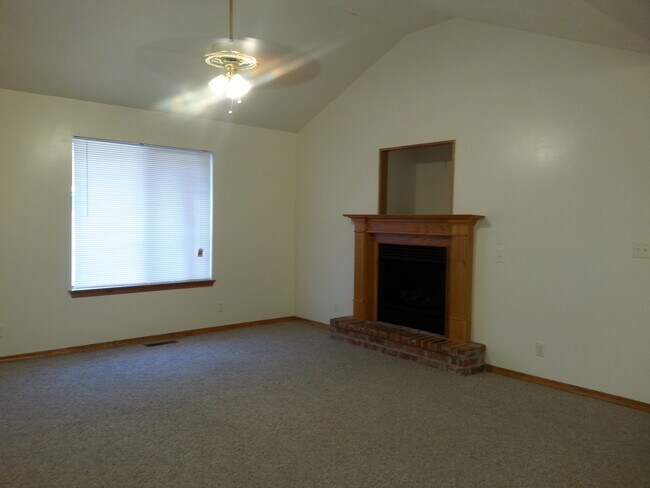 Foto del edificio - 2419 W Deerfield St
