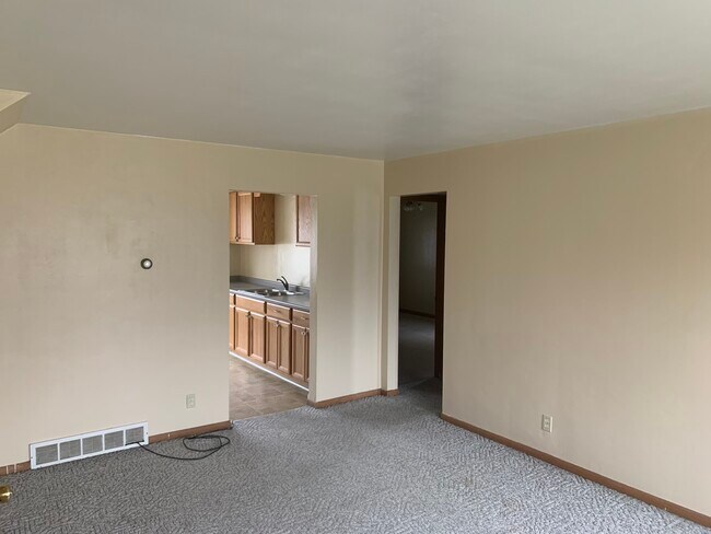 Living Room - 8714 W Capitol Dr