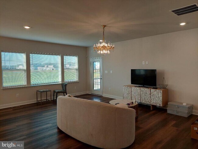 Foto del edificio - 34257 Richmond Rd