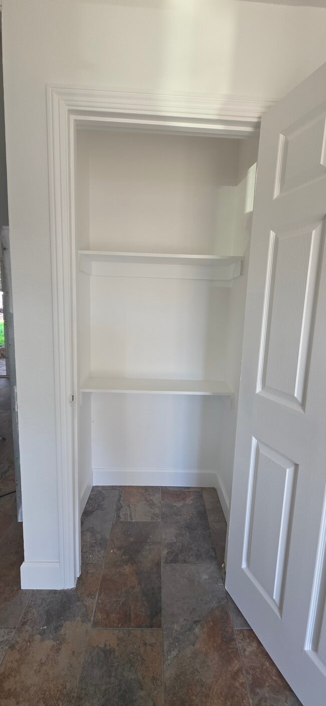 Kitchen Pantry small - 1551 Hickory Ln