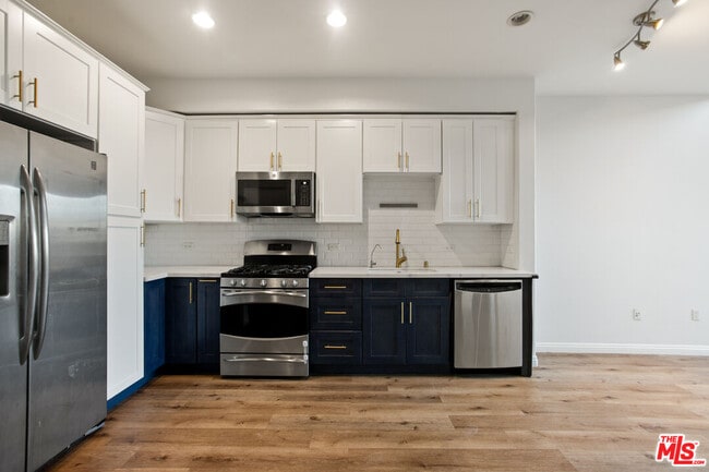 Building Photo - 629 Traction Ave