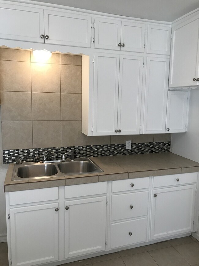 Foto del edificio - 2 bed 1 bath near OL Slaton!