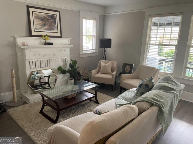 Foto del edificio - 2728 Tallulah Dr NE