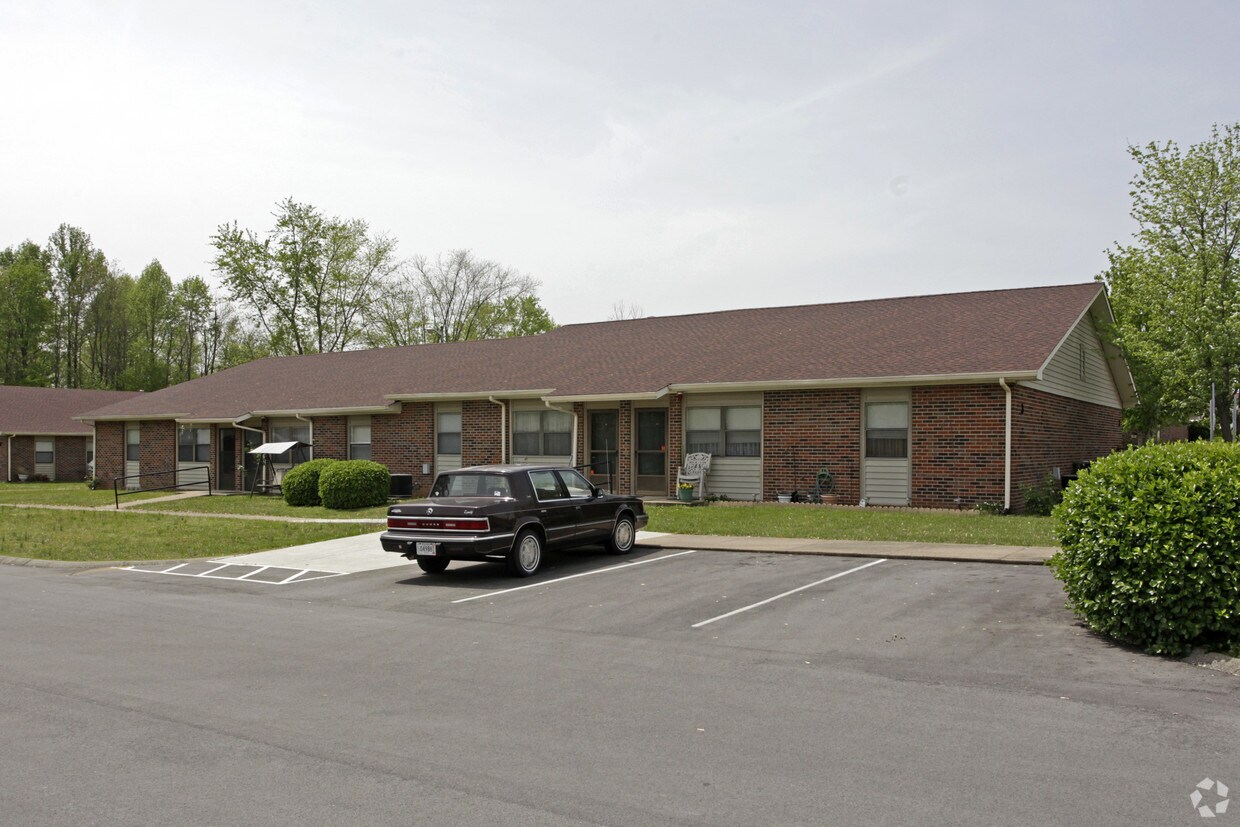 Foto del edificio - Golden Oaks Village