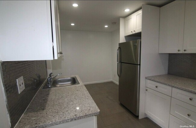 Foto del edificio - 143-3 Holly Ave