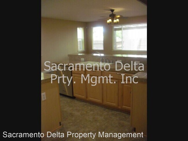 Building Photo - 4 br, 4 bath House - 9561 Spring River Way