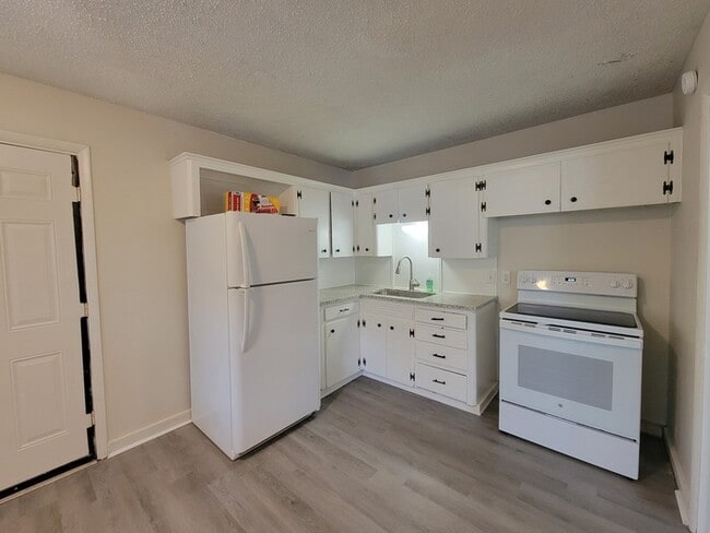 Foto del edificio - 3 Bed 1 Bath House