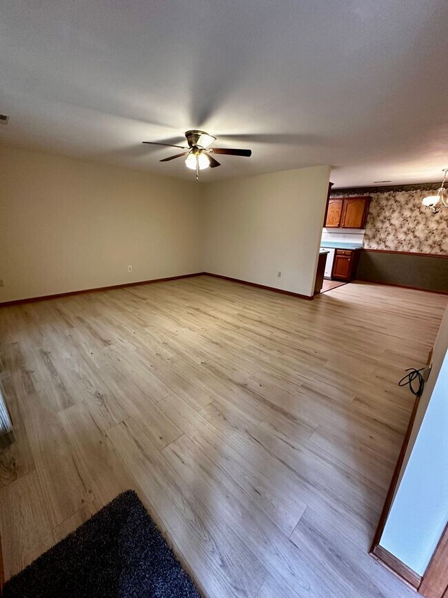 Foto del edificio - 3 Bedroom Home with Workshop in Boonville