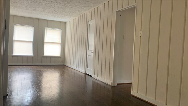 Foto del edificio - 4420 Roseland St