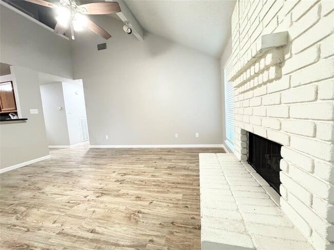 Building Photo - 406 Beverly Ln